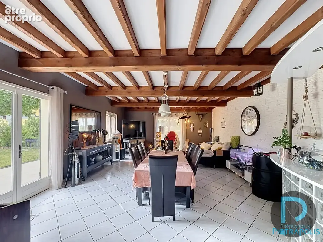 Maison 8 pièces 242 m² à vendre à Saint-Etienne-Sur-Chalaronne (01140) - photo 5
