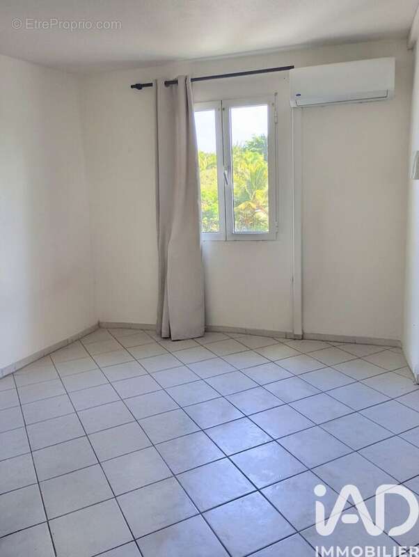 Appartement 105 m² à Baie-Mahault  - photo 9