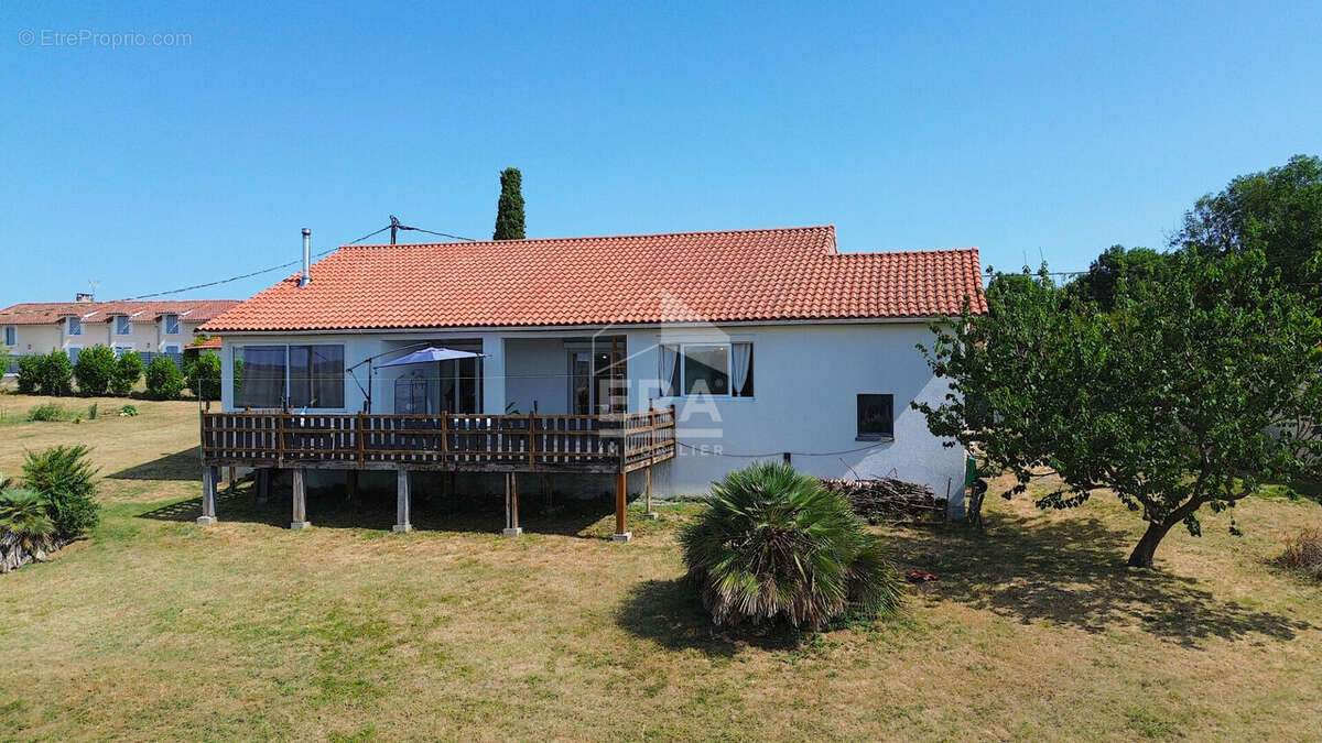 Maison 141m² à sénac - photo 7