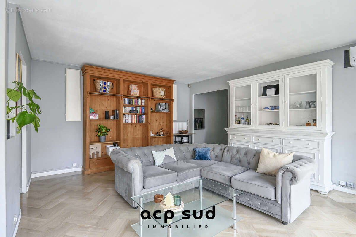 Appartement à MARSEILLE-6E