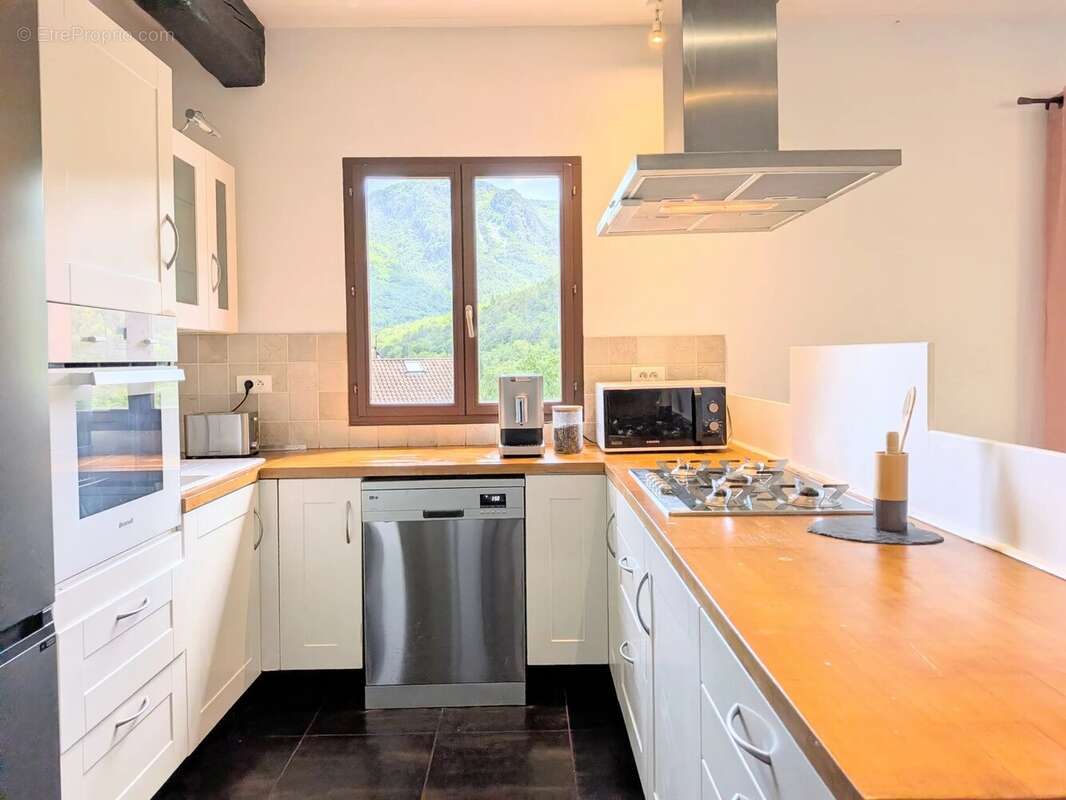 Sospel – À 35 minutes de Monaco – 5 pièces familial en duplex de 111 m² – Terrasse – Balcon - photo 6