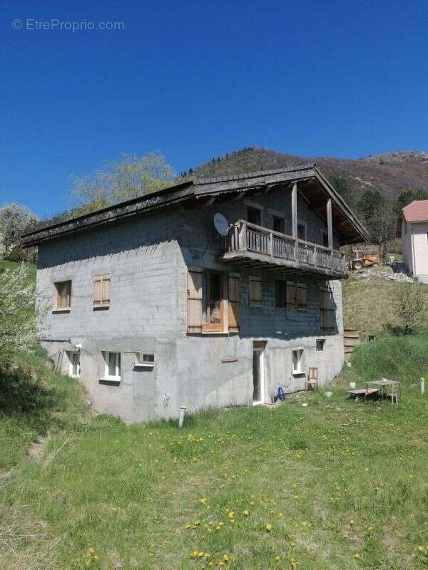 Maison à LUS-LA-CROIX-HAUTE