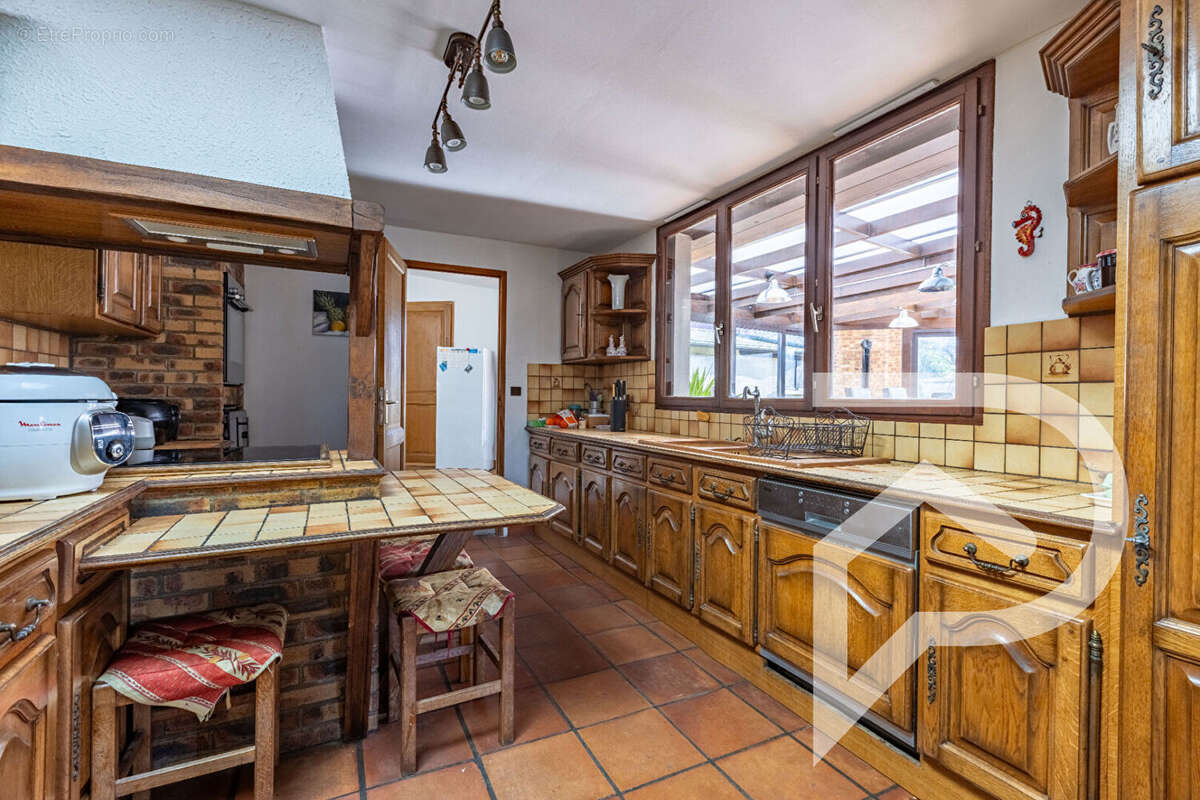 Maison à PEROY-LES-GOMBRIES