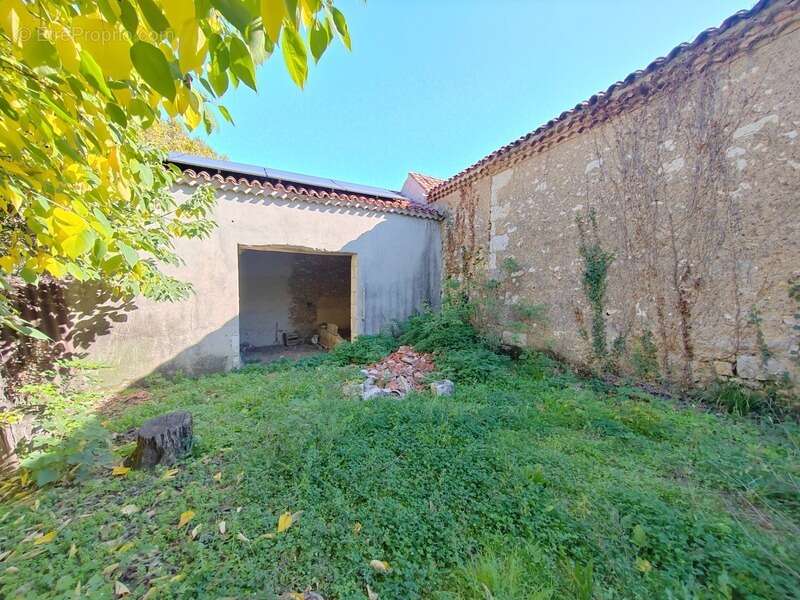 Charmante maison en pierre de 106 m² avec jardin et dépendances à VALENCE SUR BAISE (32) - photo 19