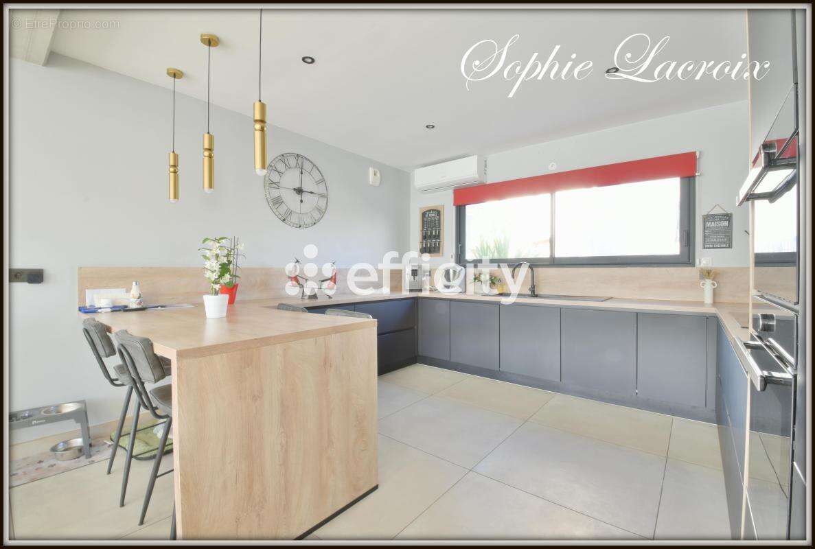 Maison à ROUSSILLON