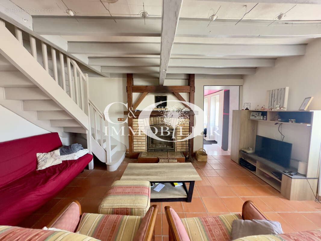 Maison à SAINT-ETIENNE-DU-BOIS