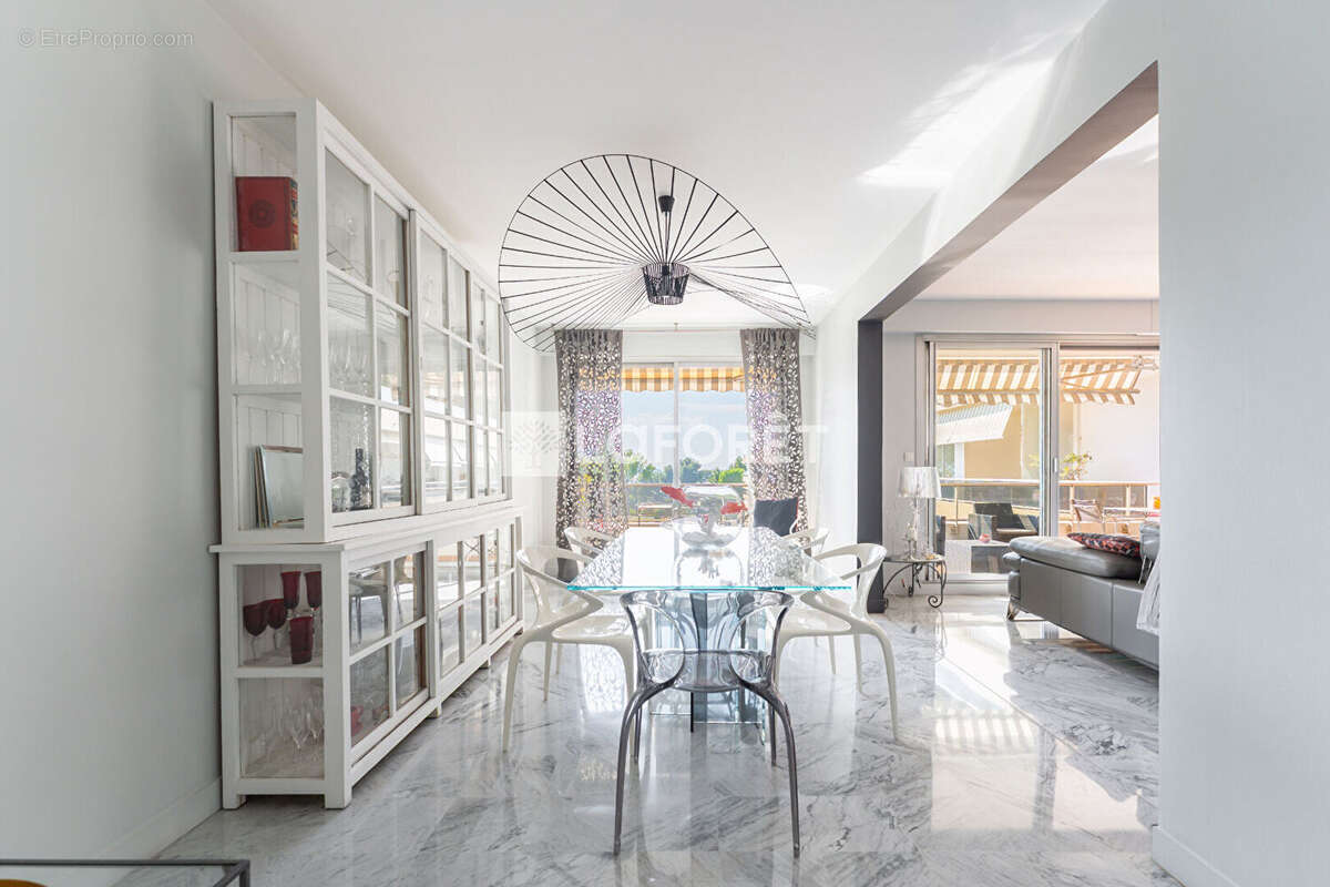 Appartement à MARSEILLE-8E