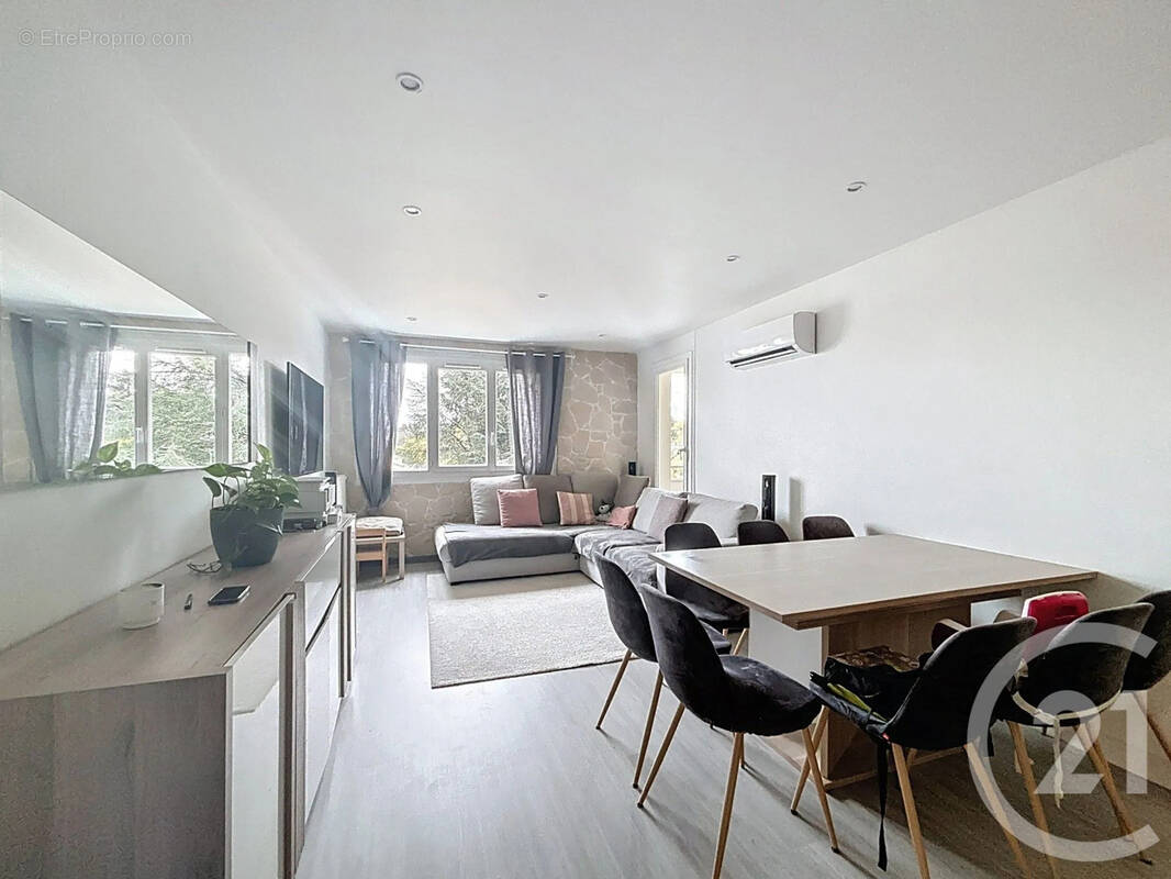 Appartement à SAINT-PRIEST