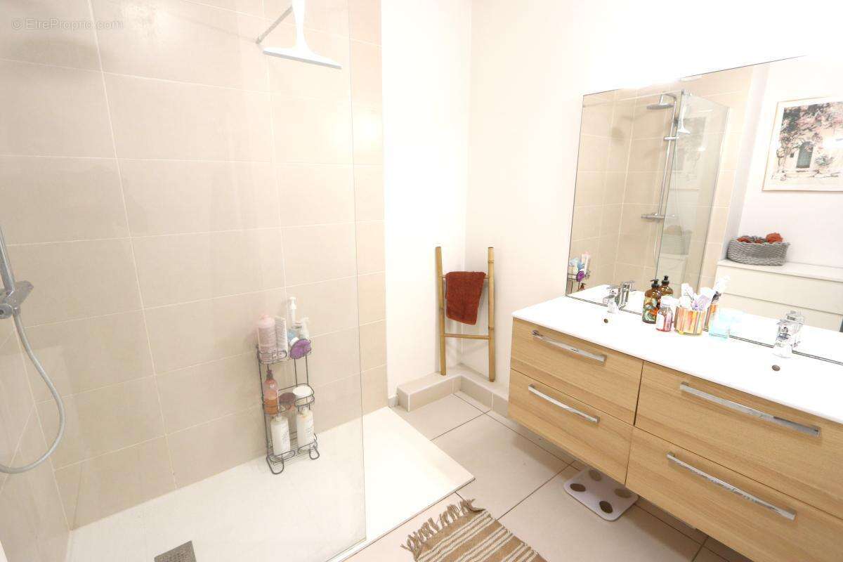 Appartement à MIRIBEL