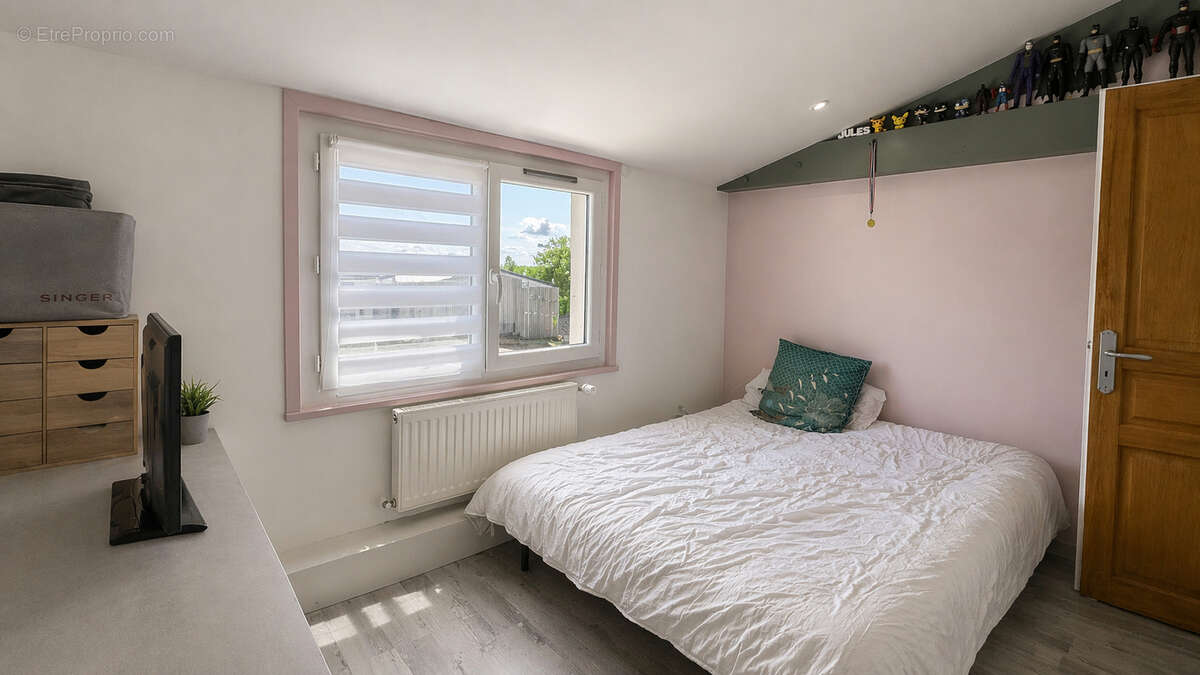 Maison à SAINT-ARNOULT-DES-BOIS