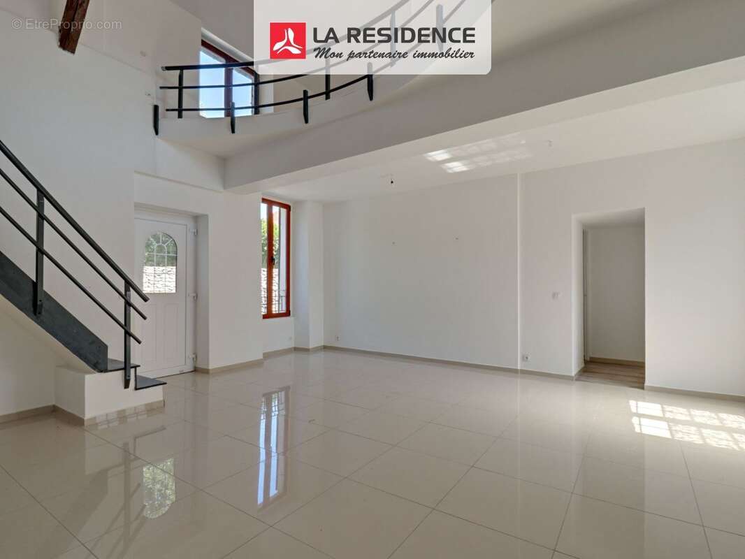 Maison 146 m² à La Queue-Les-Yvelines  - photo 7