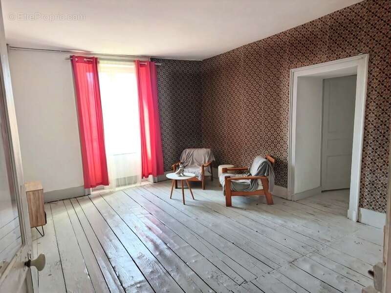  Opportunité exceptionnelle ! Maison de ville avec deux appartements, et potentiel pour un troisième  - photo 3