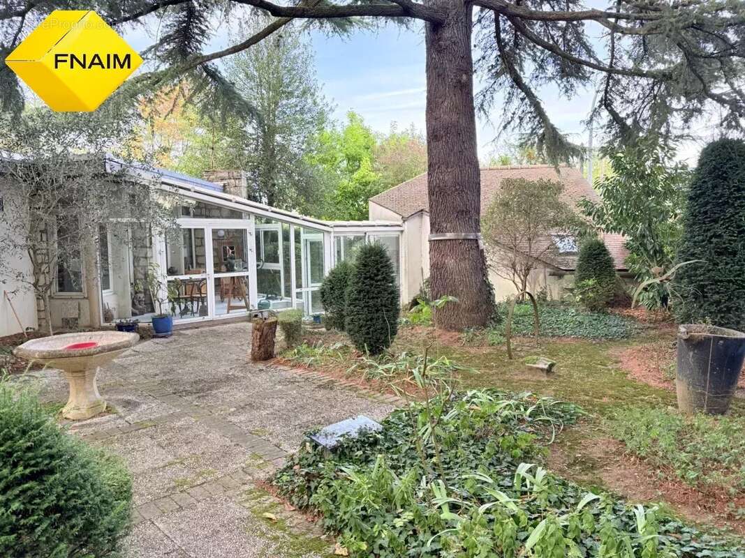 Maison à SAULX-LES-CHARTREUX