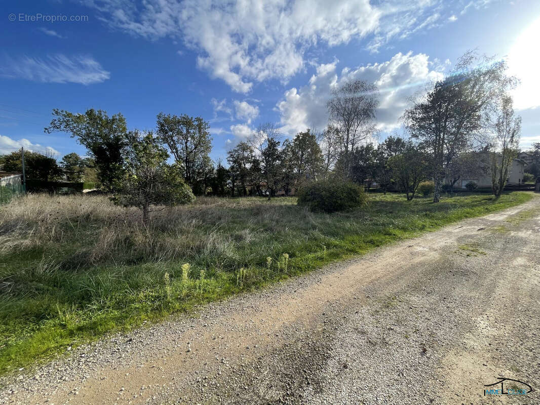 Terrain à VILLEFRANCHE-DE-ROUERGUE