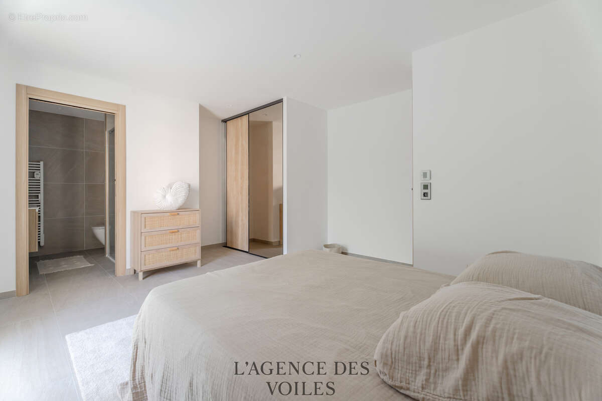 T3 de 97m2 dans le centre de Sanary-sur-mer - photo 6