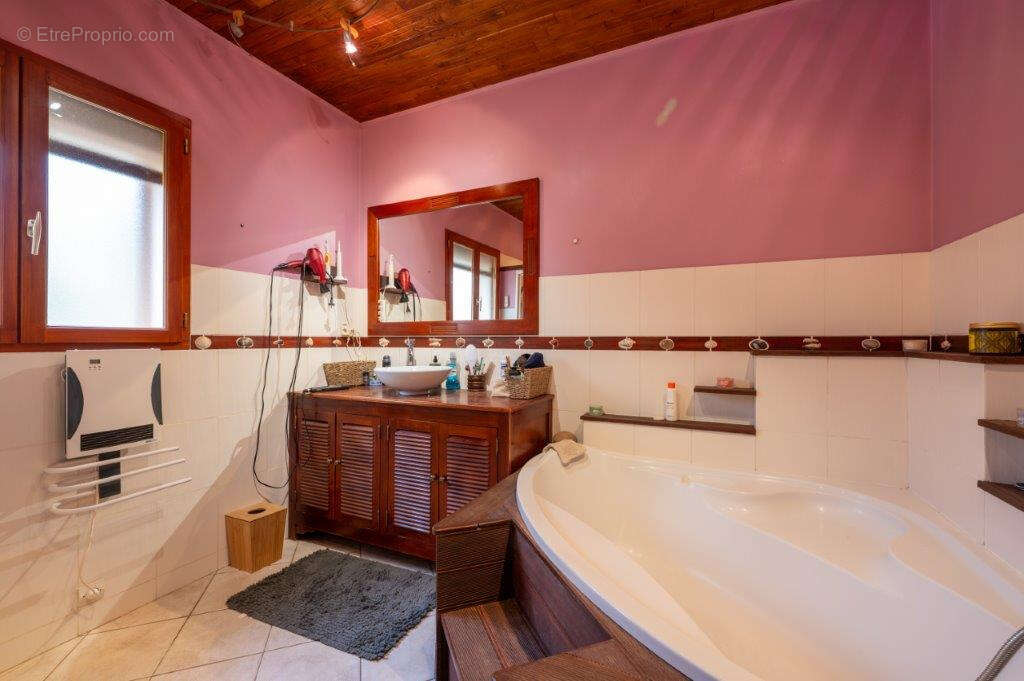 Agréable Contemporaine sur 2500 m2 avec vue et piscine hors sol - photo 14