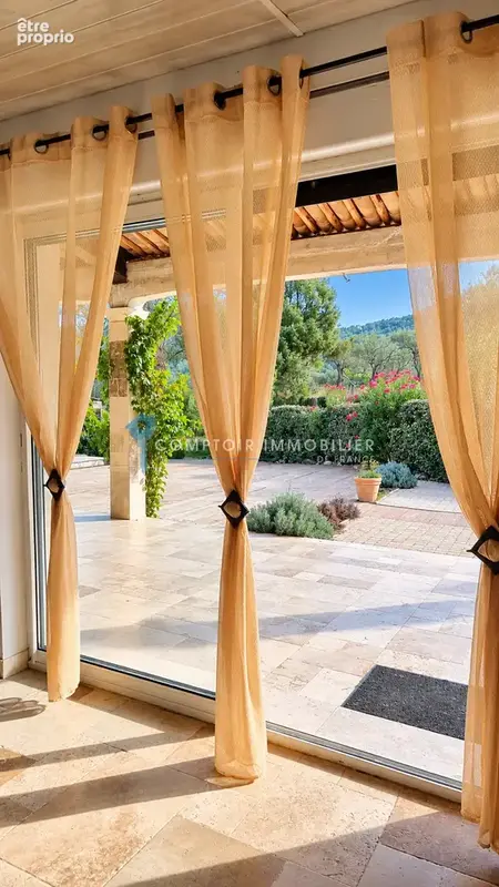 VAR (83) - À VENDRE - SALERNES - Villa atypique avec 5 chambres dans un superbe environnement - photo 24