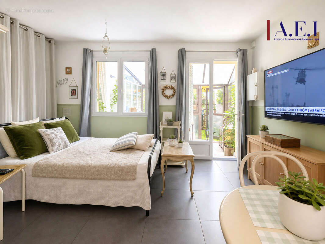Appartement à SIX-FOURS-LES-PLAGES