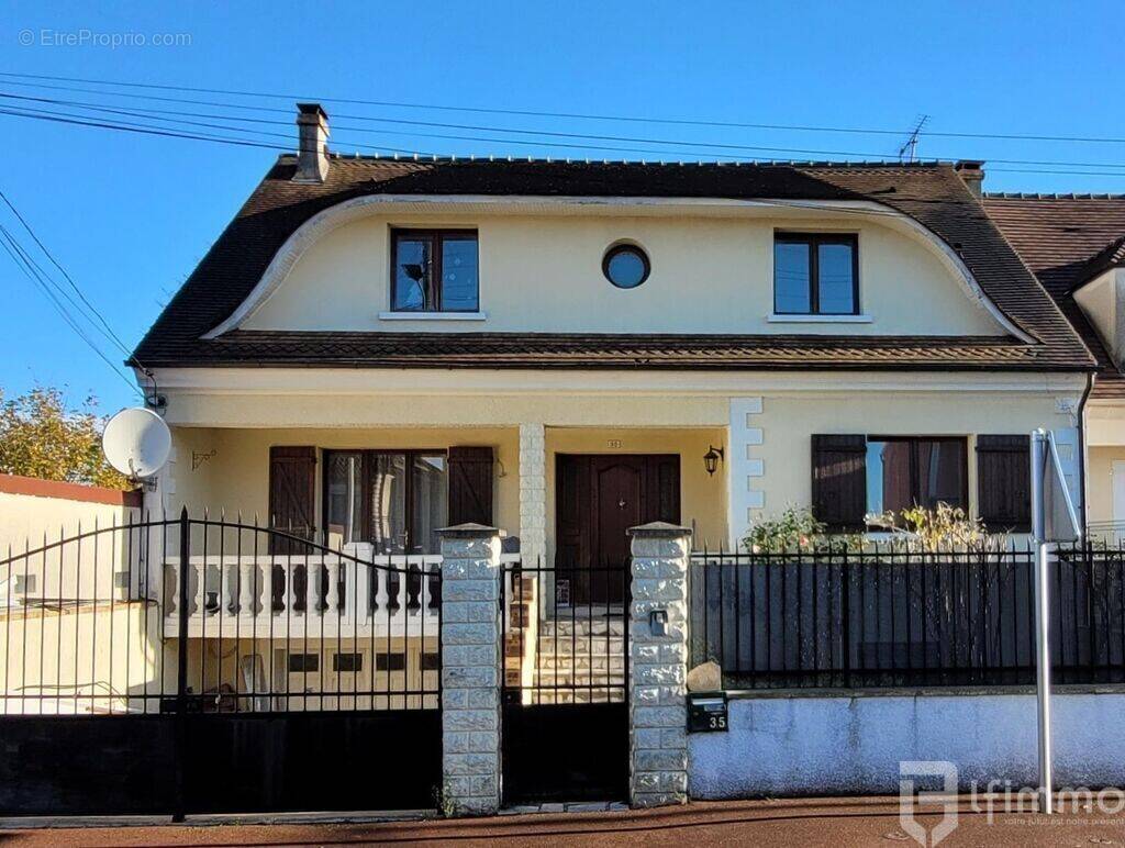 Maison à TREMBLAY-EN-FRANCE