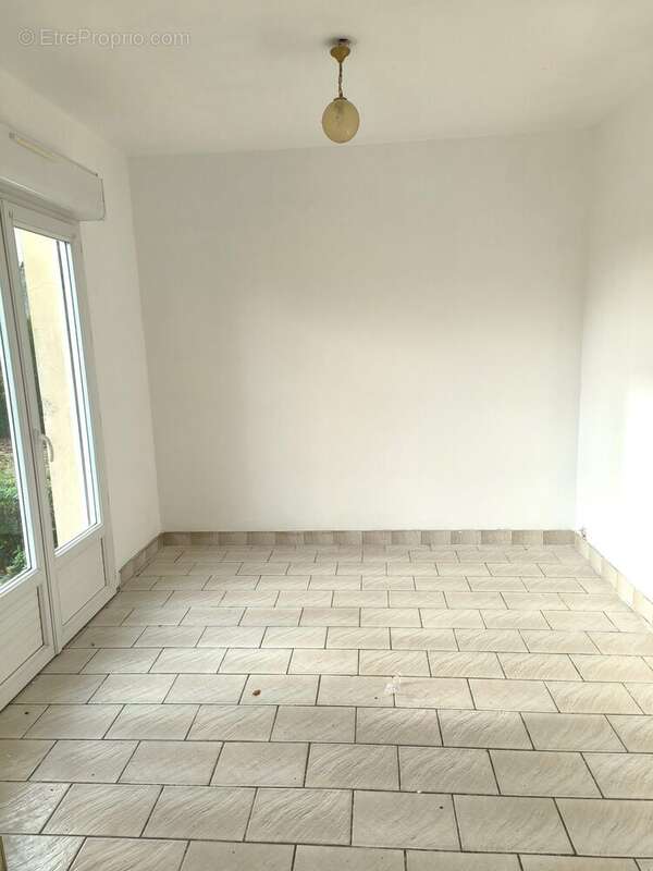 Maison à LA MENITRE