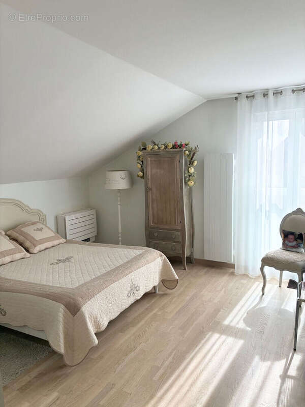 Appartement à ENGHIEN-LES-BAINS