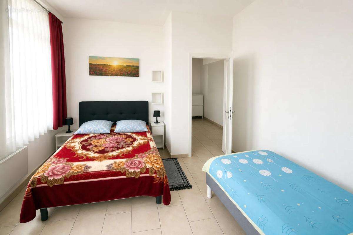 Ensemble immobilier de 400 m² - 5 appartements – Dordives - photo 4