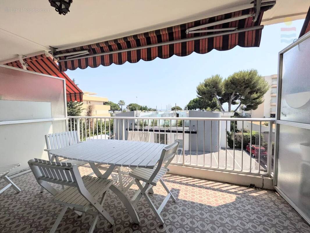 Appartement à SAINT-LAURENT-DU-VAR