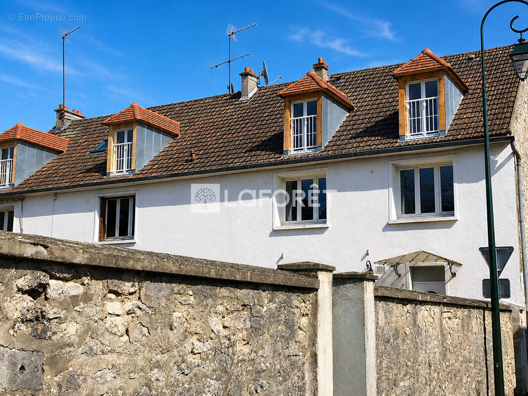Appartement à LAMORLAYE