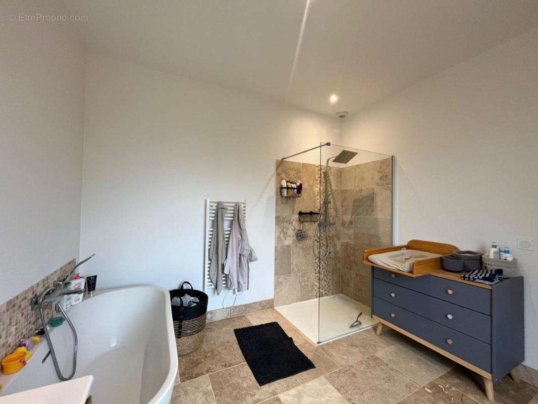 Maison à SAINT-DENIS-LES-MARTEL