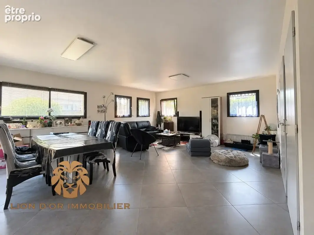 Maison 6 pièces 136 m² à vendre à Neuville-Sur-Saone (69250) - photo 5