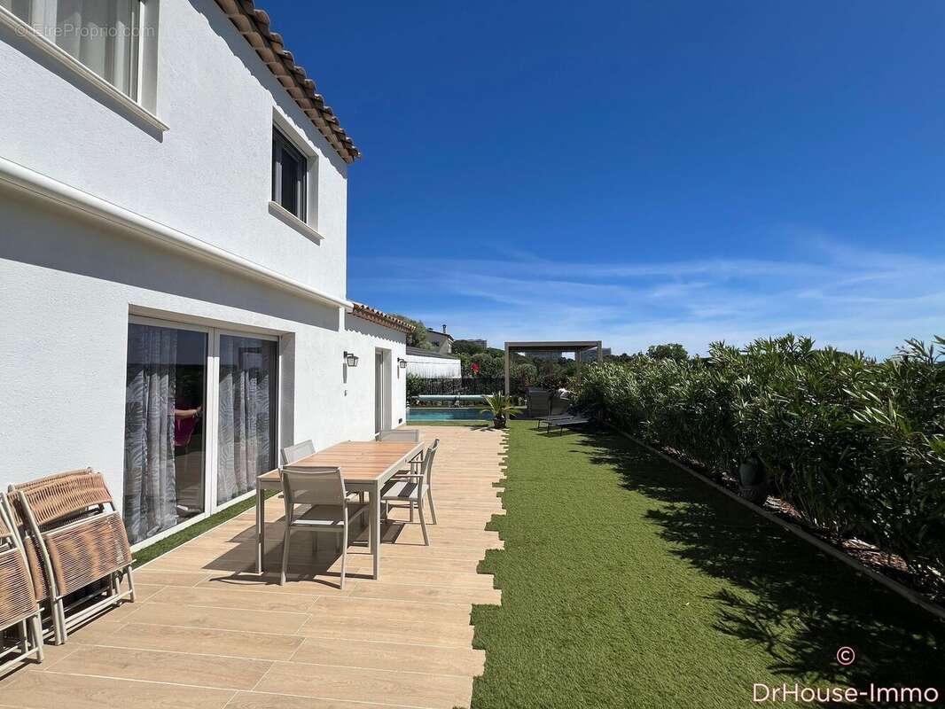 Maison à VILLENEUVE-LOUBET