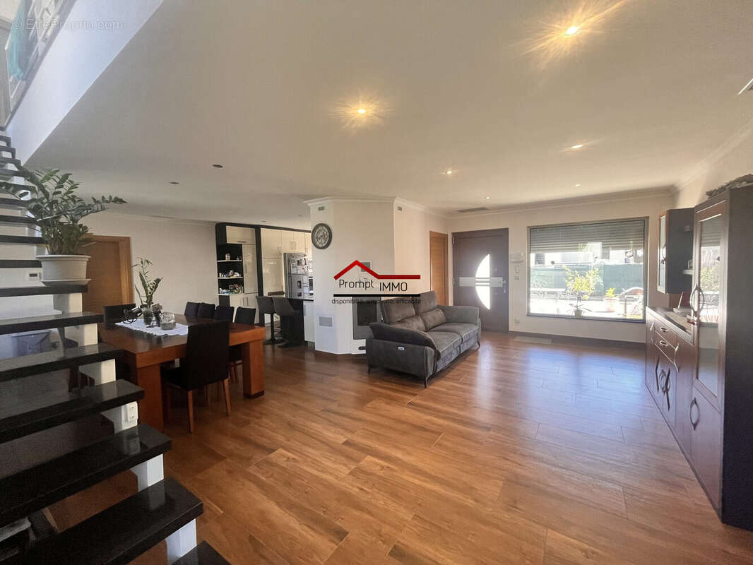 Maison à SAINT-LAURENT-DE-LA-SALANQUE