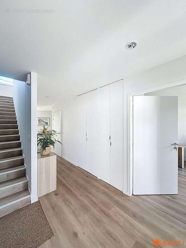 Commerce 152 m² à Orvault  - photo 3
