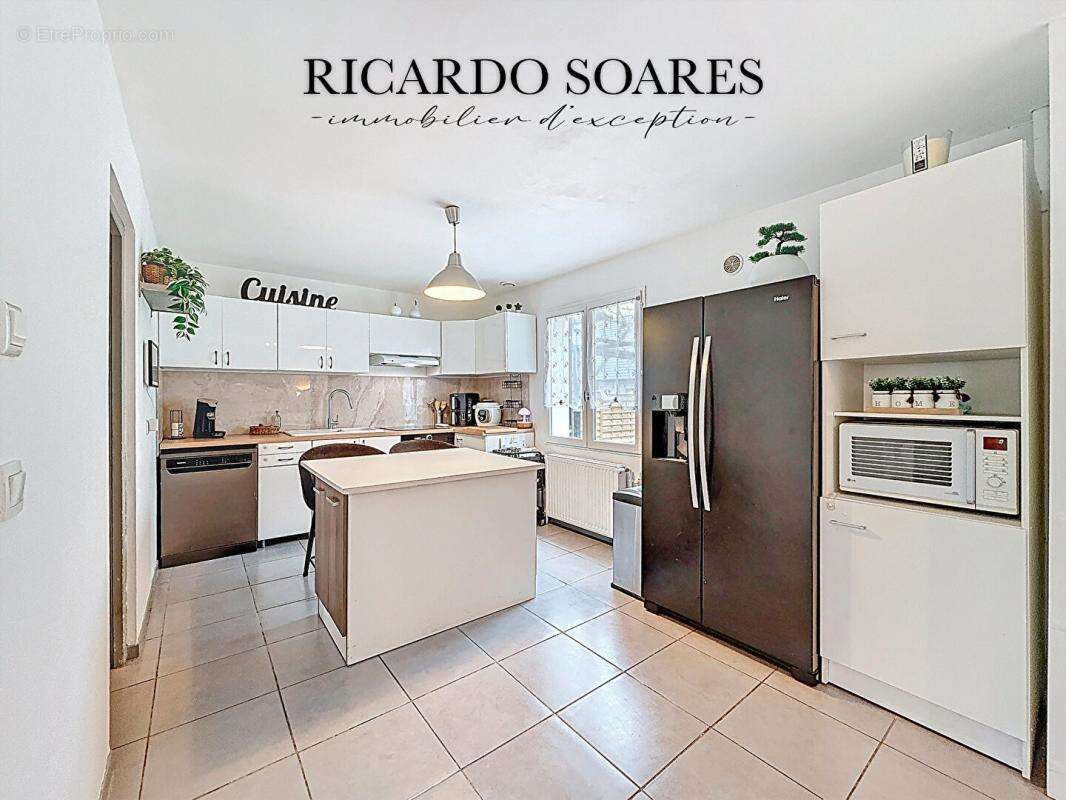 Maison à CHEVRIERES