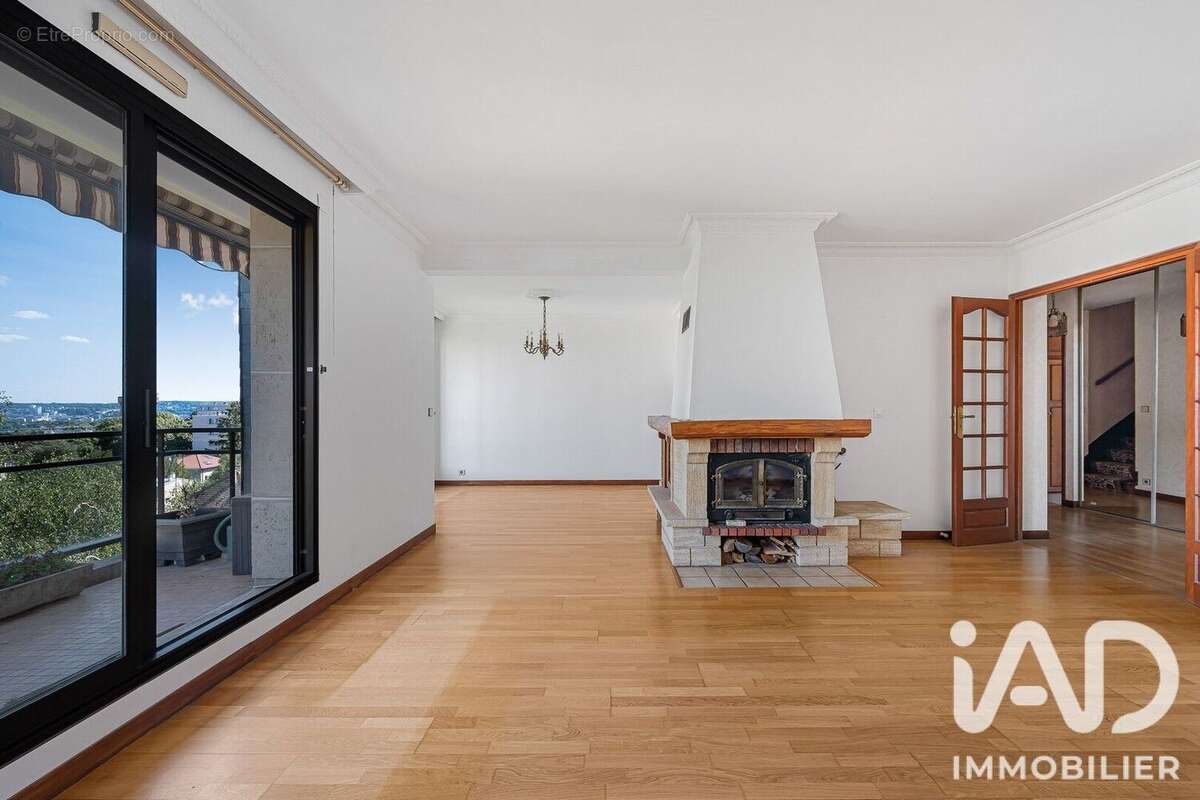 Photo 2 - Appartement à SURESNES
