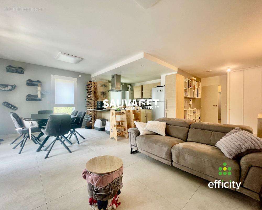 Appartement à REIGNIER