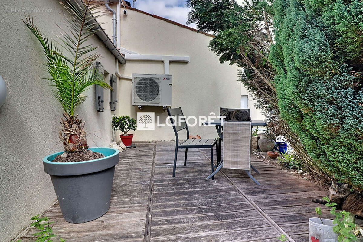 Maison de Bourg en pierre La Jarrie 5 pièces 112 m² - photo 13
