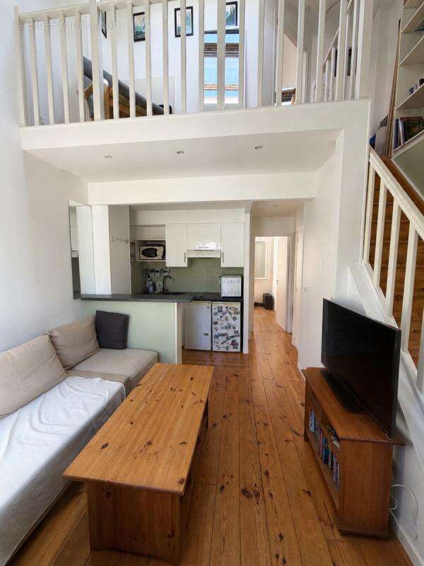 Au coeur de Louveciennes , un Duplex lumineux de 42 m2 Loi Carrez 50m2 utile - photo 2