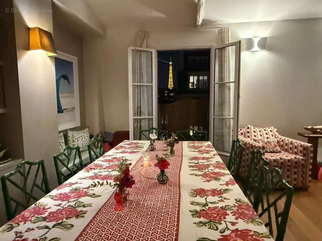 Appartement à PARIS-16E