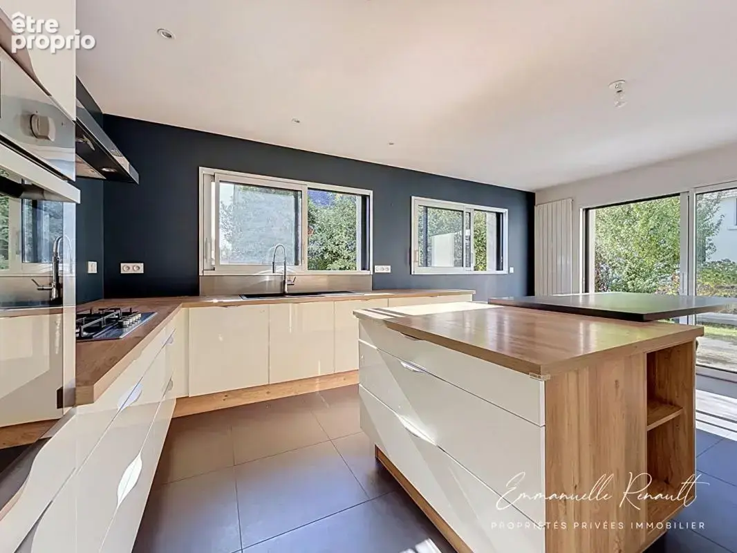 Élégante maison de 136 m² (144 m² au sol), avec vie de plain-pied et jardin. Quartier Sacré Coeur · Stade Becel · Vannes - photo 7