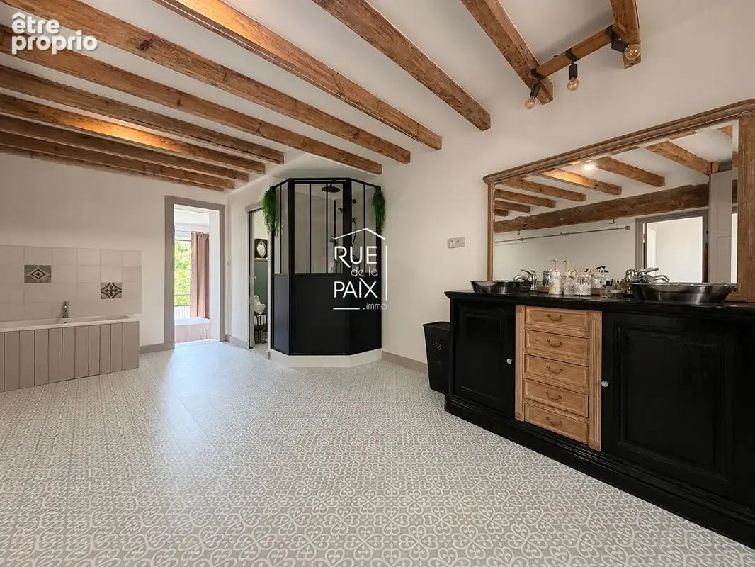 Maison de caractère - Saint-Maixent-l'École -  275 m2 - photo 10
