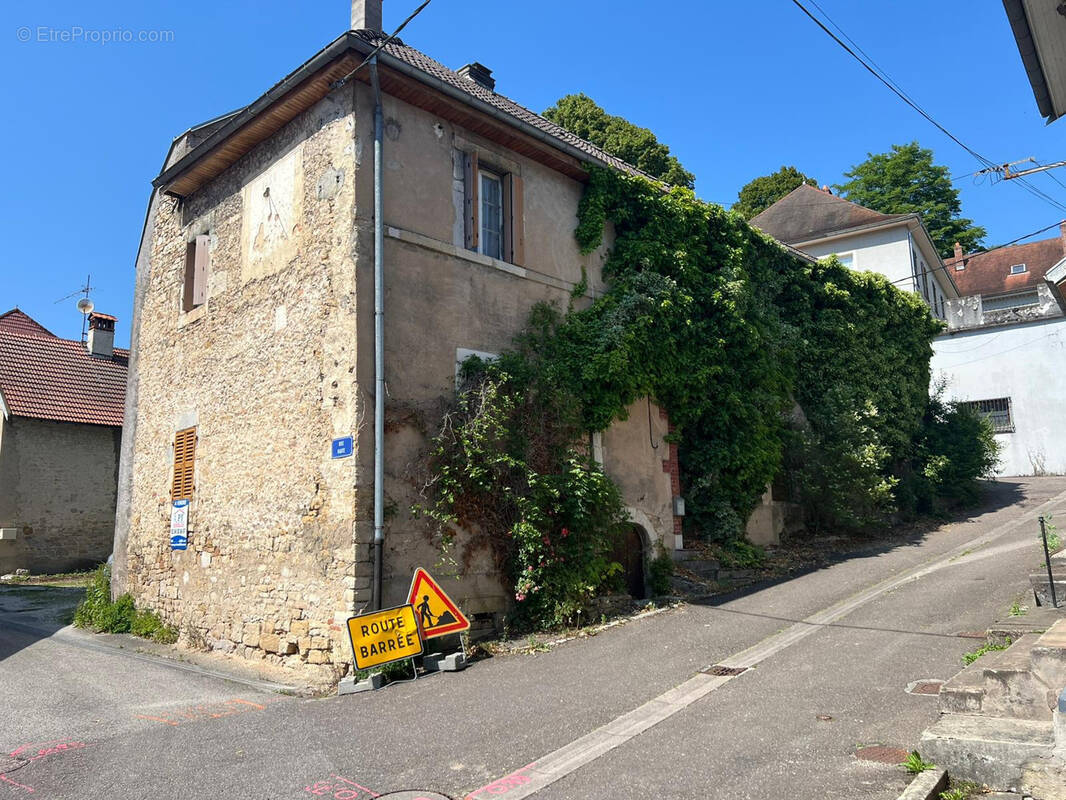 Maison à CLERVAL