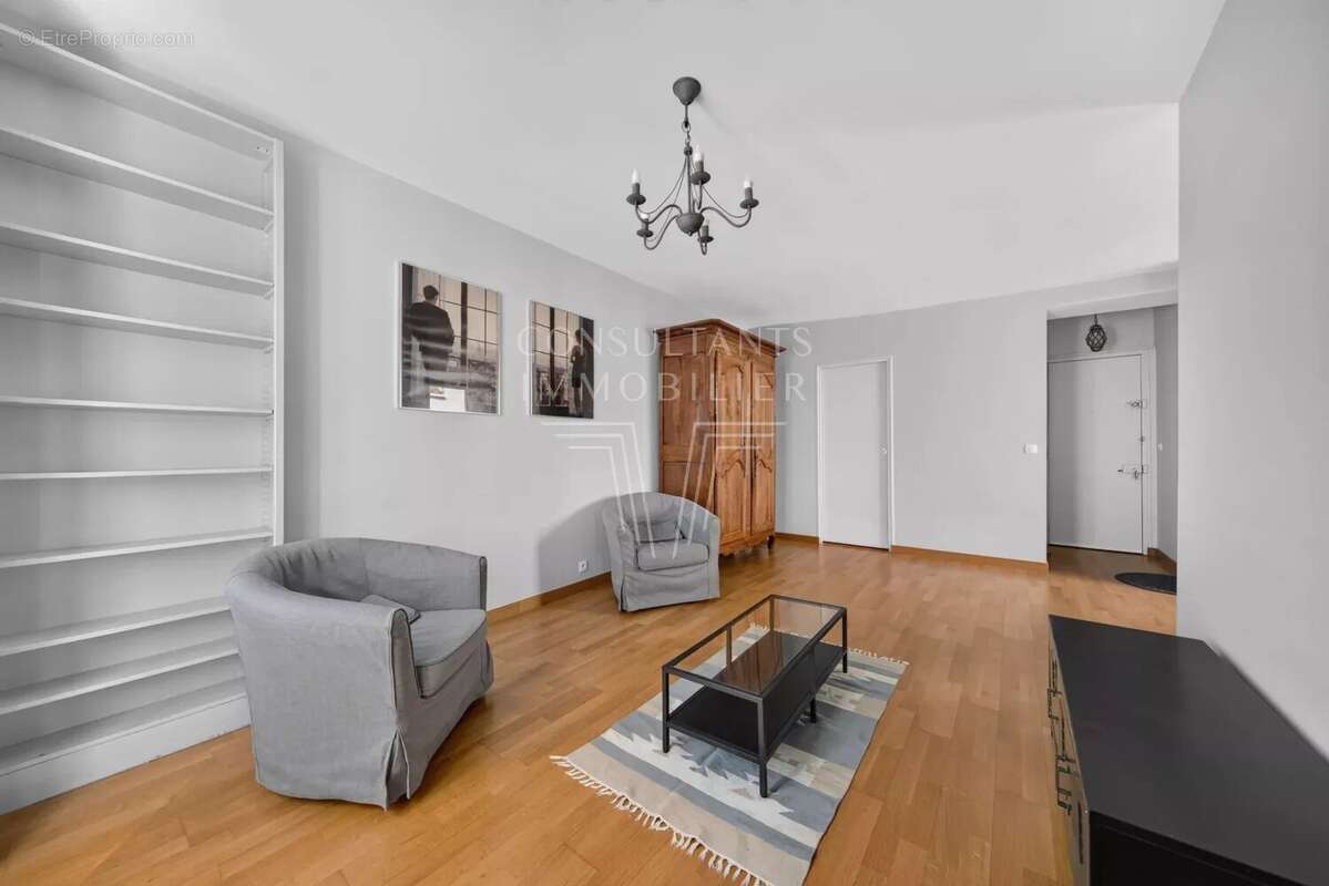 Appartement à PARIS-7E