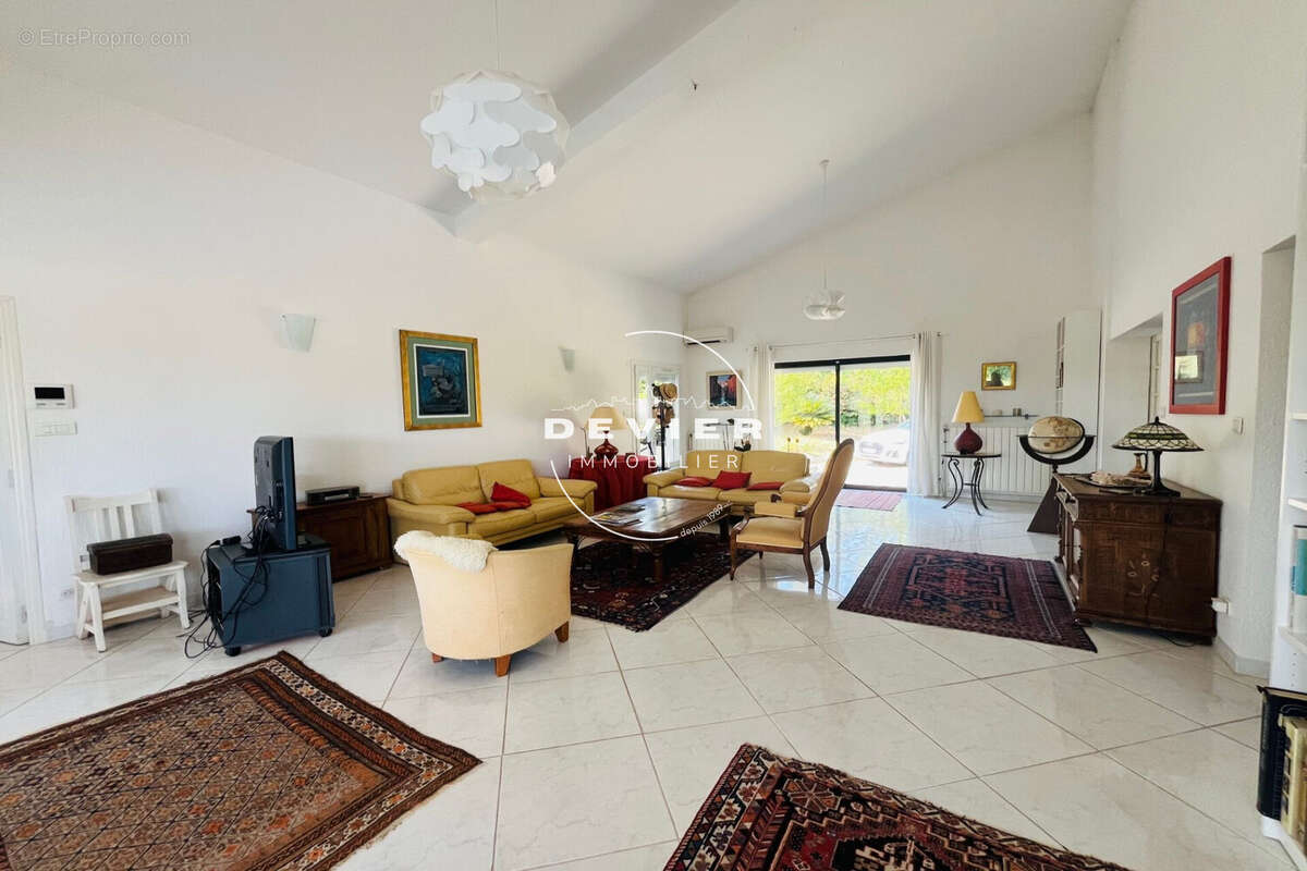 Maison à SAINT-GENIES-DES-MOURGUES