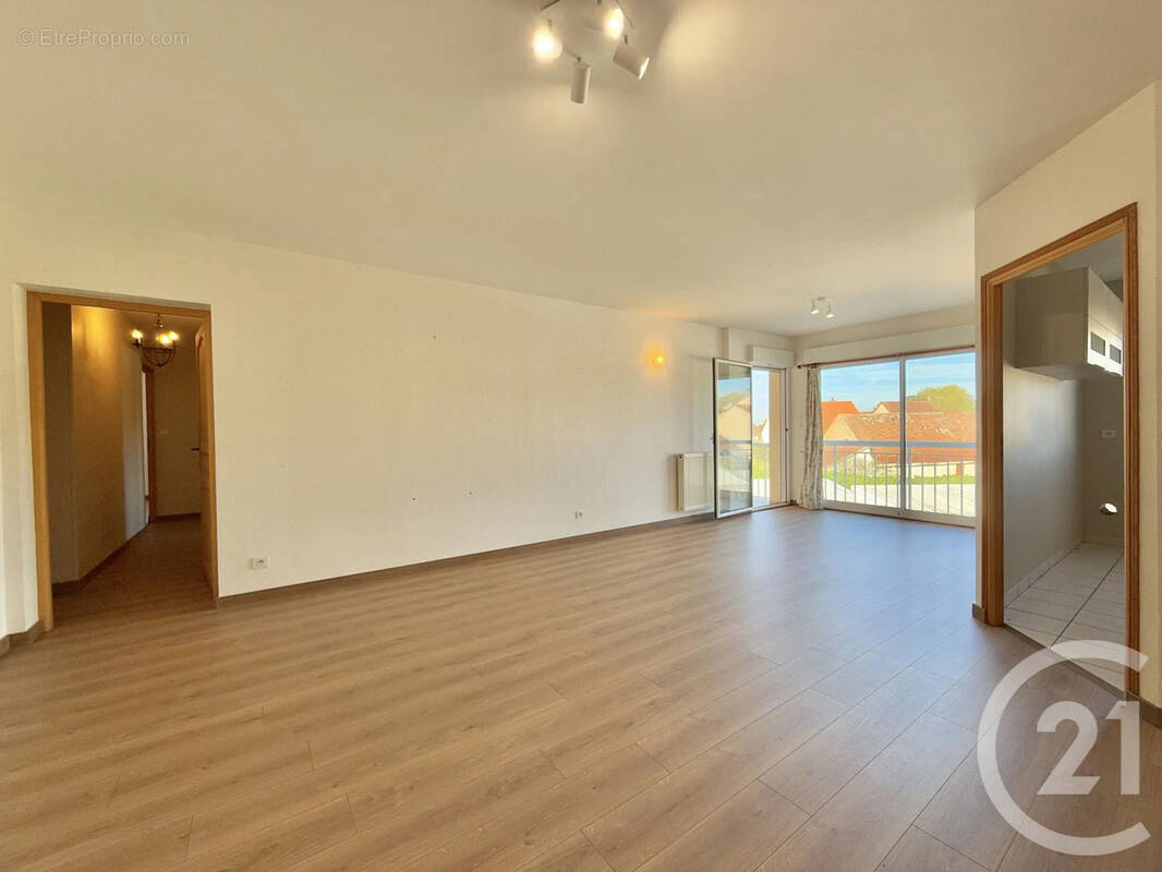 Appartement à YZEURE