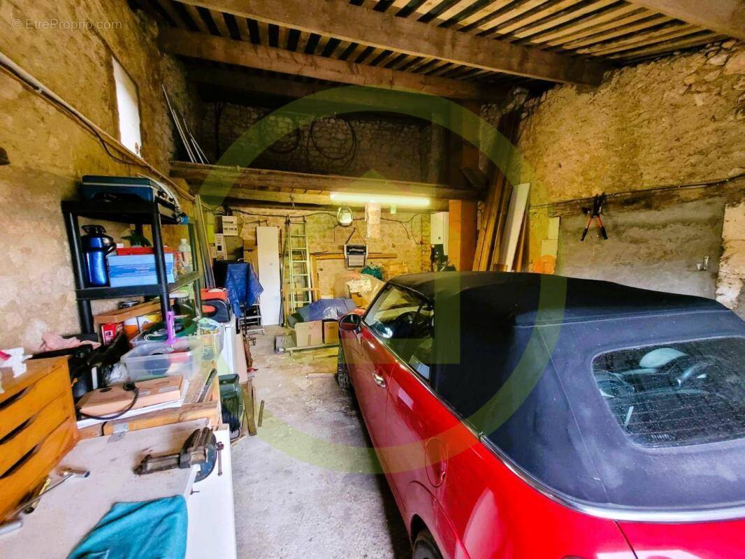 Maison à SAINT-BONNET-SUR-GIRONDE