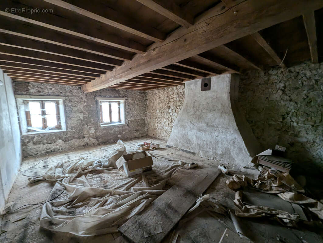 Maison à SAINT-JUST-EN-CHEVALET