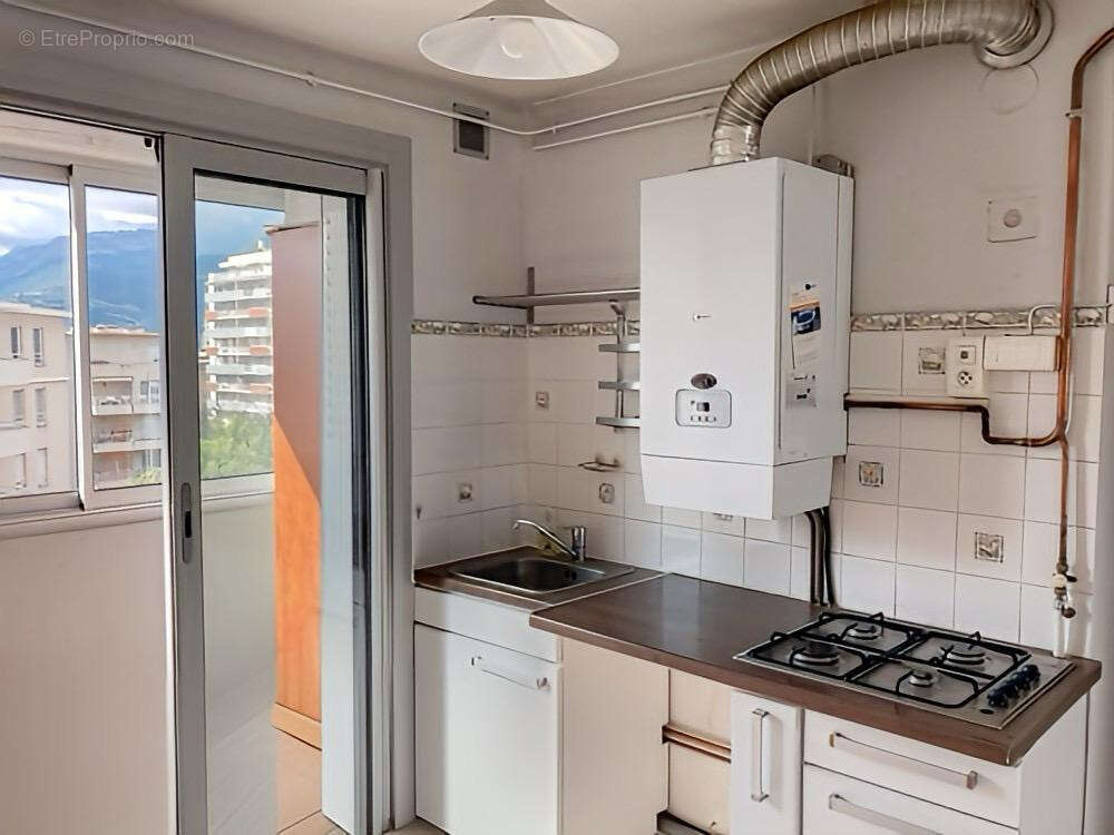 Appartement à SAINT-MARTIN-D&#039;HERES