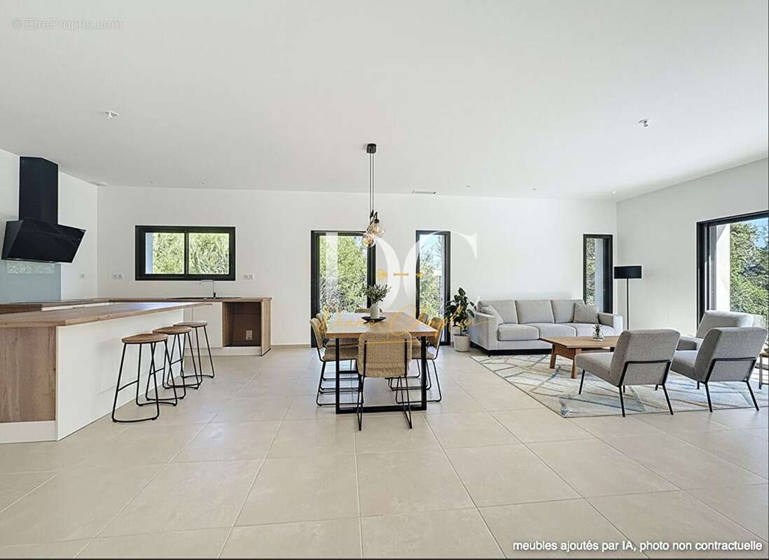 Maison à L'ISLE-SUR-LA-SORGUE