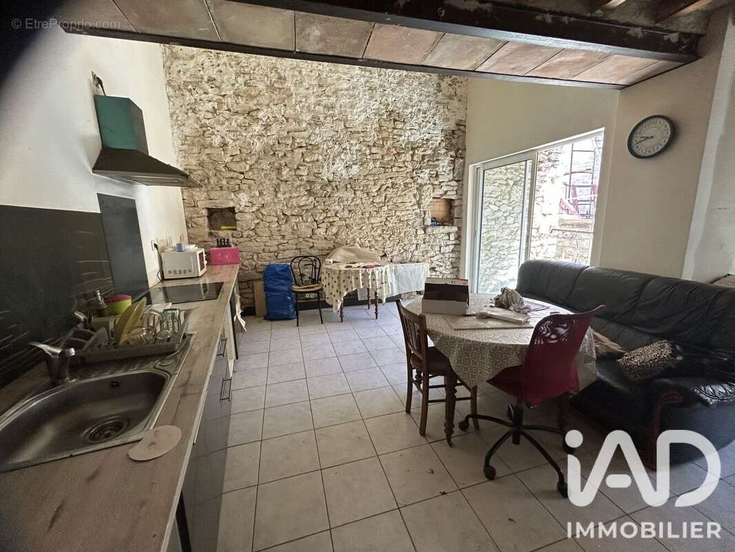 Maison 70 m² à Tavel  - photo 2